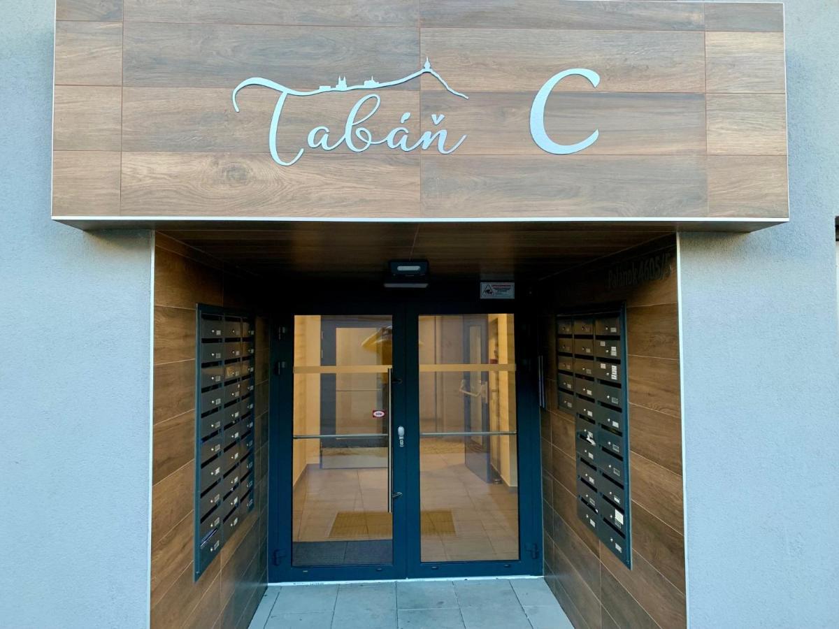 Ferienwohnung Apartman Palanok S Vyhladom V Centre Nitry Neutra Exterior foto